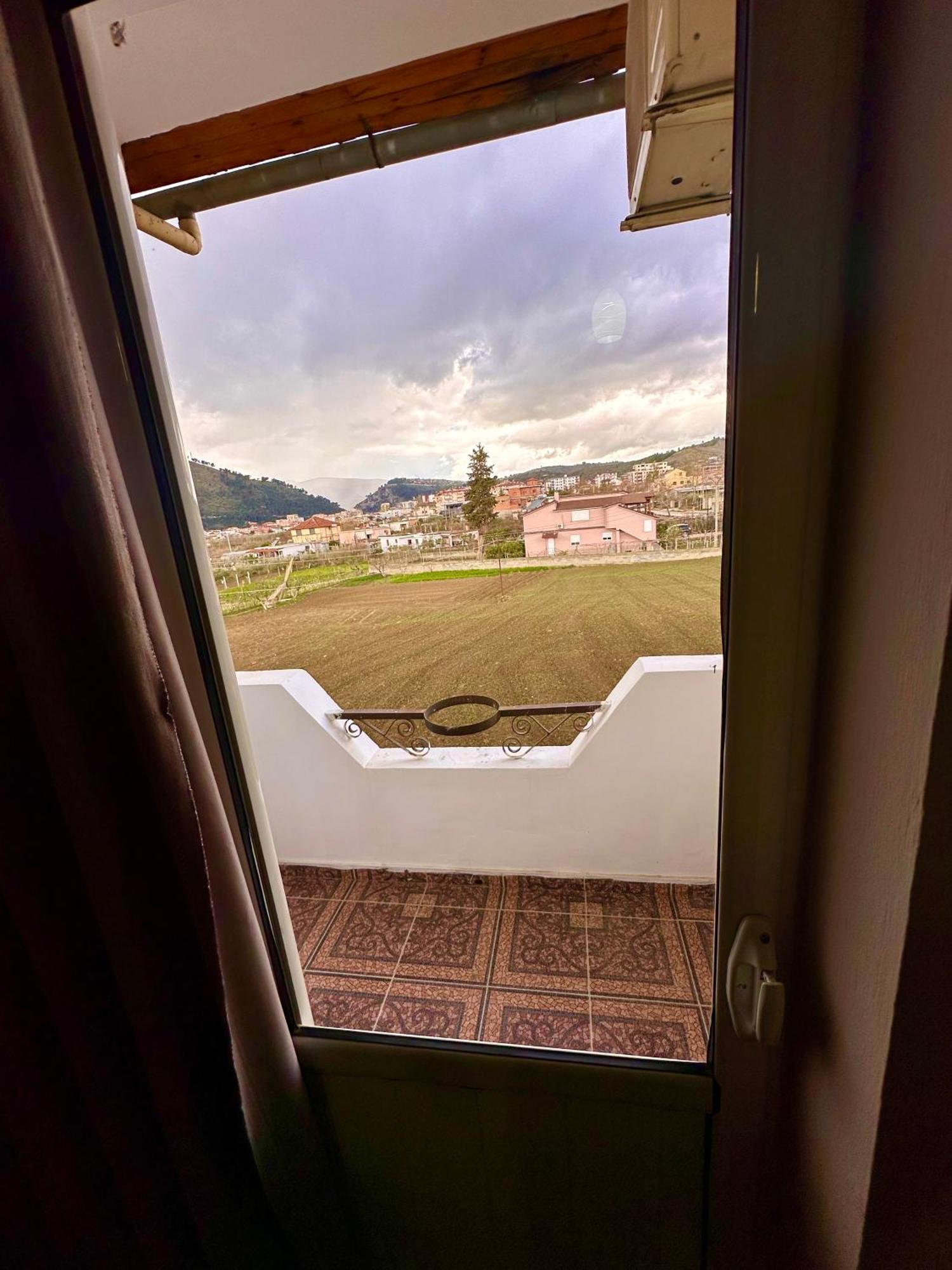Hotel Belind Berat Extérieur photo